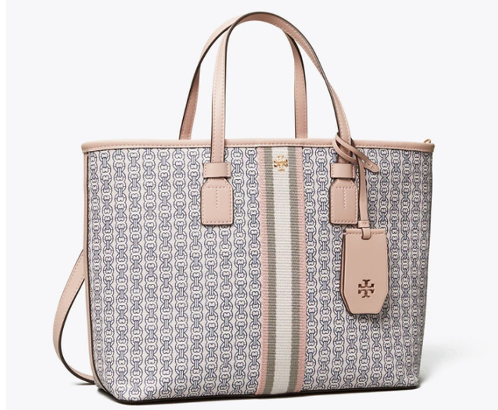 トリーバーチ(TORY BURCH)をアウトレットで安く購入できる方法を紹介