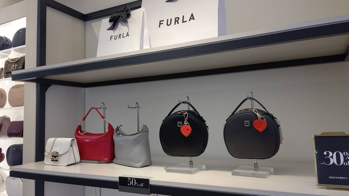 フルラ（FULRA）はアウトレットでなぜ安い？値段や見分け方・激安通販